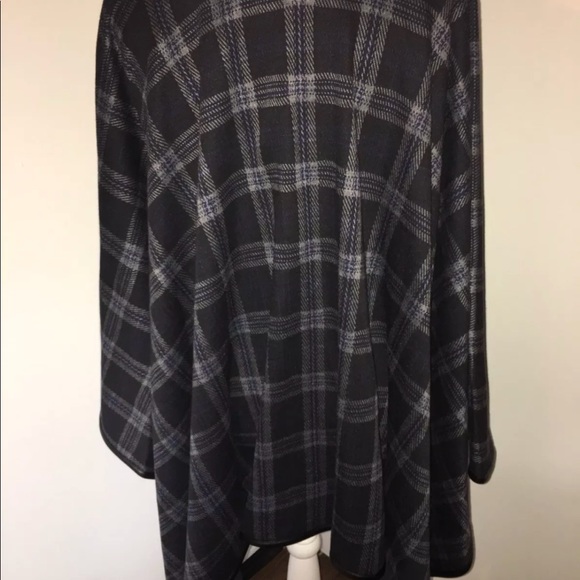 Tahari Poncho Plaid Cape - Picture 3 of 8